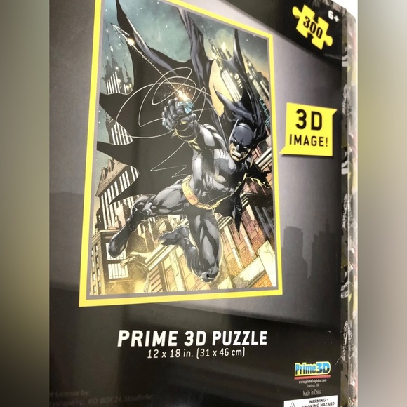 DC Comics Batman Prime 3D Puzzle 12" x 18" 300 Pieces Collectible Tin Case - Picture 4 of 8